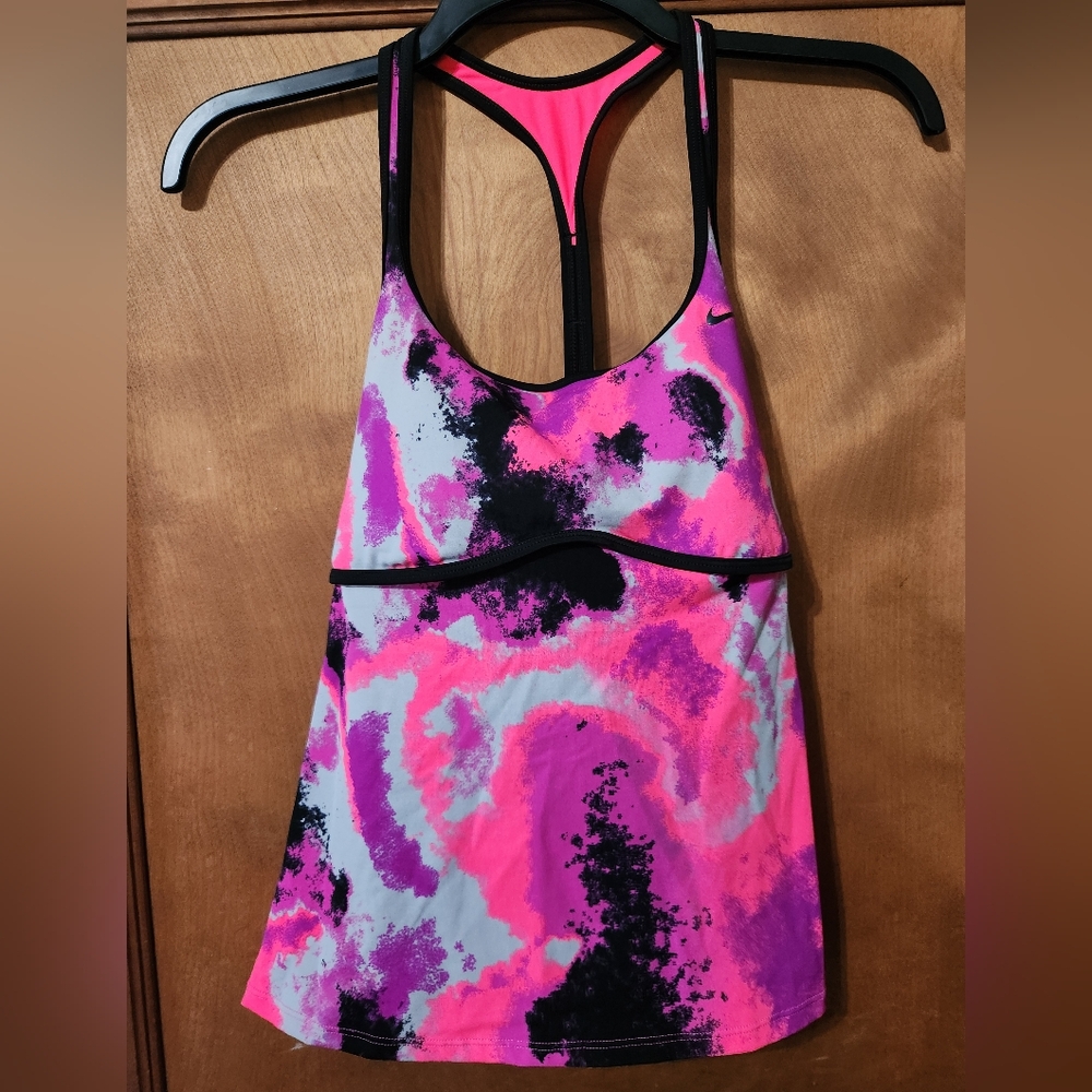 NWT Nike Women's tank, sz L
